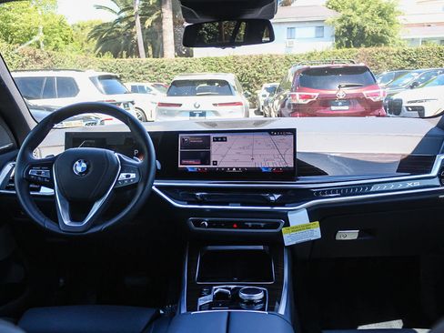 Used 2026 BMW X5 sDrive40i w/ Parking Assistance Package image 12