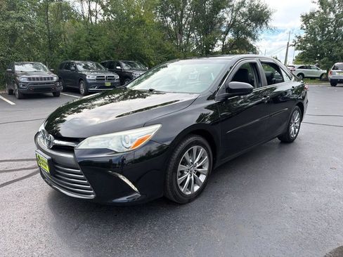 Used 2016 Toyota Camry XLE w/ Moonroof Package FWD image 3