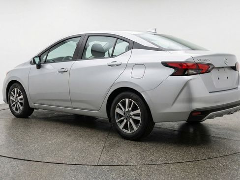 Used 2025 Nissan Versa SV image 6