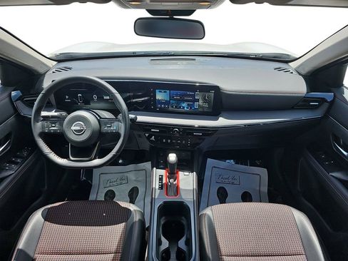 Used 2025 Nissan Kicks SR FWD image 13
