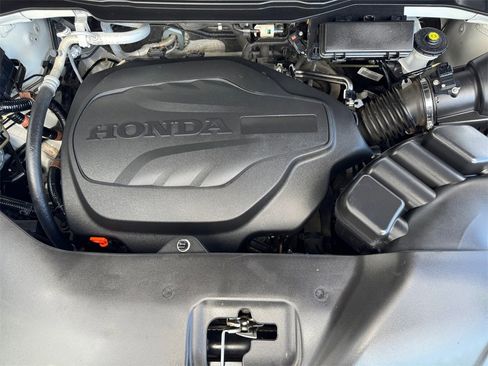 Used 2018 Honda Pilot Touring image 9