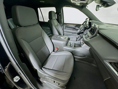 Used 2023 GMC Yukon SLE w/ Gmc Pro Safety Plus Package image 28