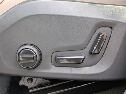 Certified 2026 Volvo XC90 B6 Plus w/ Protection Package Premier image 28