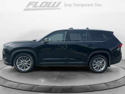 Used 2024 Toyota Grand Highlander AWD image 5
