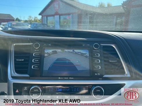 Used 2019 Toyota Highlander XLE AWD/4WD image 38
