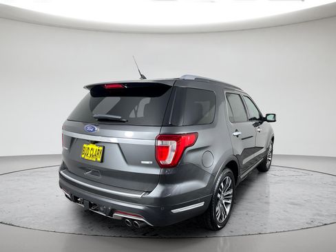 Used 2018 Ford Explorer Platinum AWD/4WD image 3