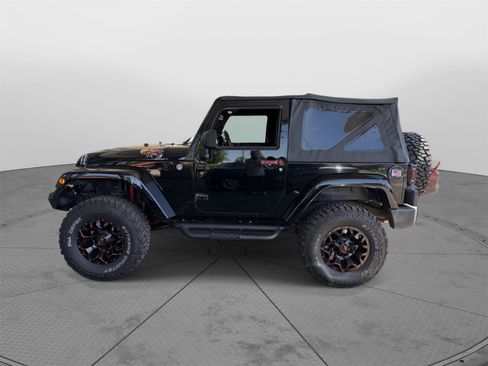Used 2012 Jeep Wrangler Sahara AWD/4WD image 3