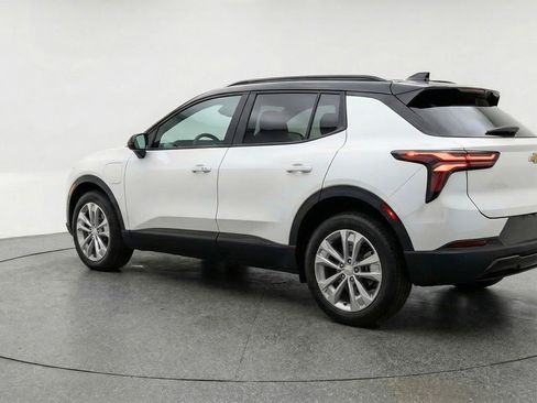 Used 2025 Chevrolet Equinox LT image 6