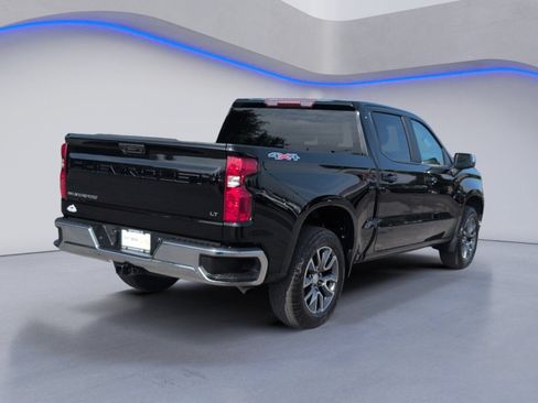 Used 2024 Chevrolet Silverado 1500 LT AWD/4WD image 9