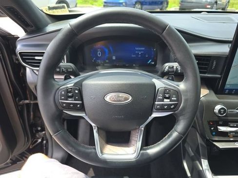 Certified 2020 Ford Explorer Platinum w/ Premium Technology Package AWD/4WD image 23