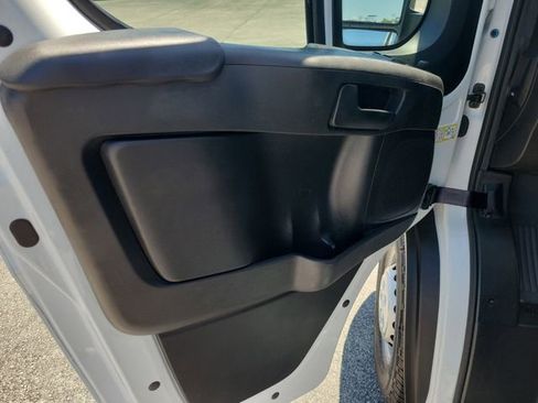 Used 2025 RAM ProMaster 2500 w/ Convenience Group FWD image 19