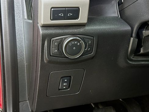 Used 2016 Ford F150 Lariat image 10