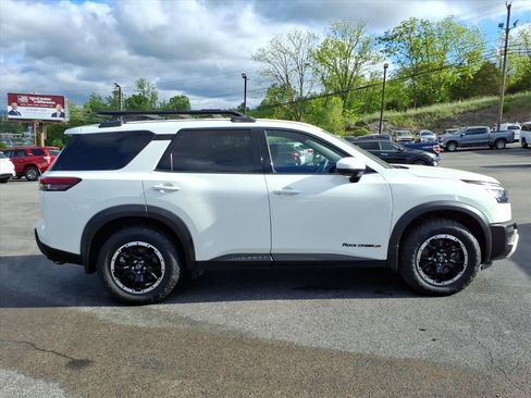 Used 2025 Nissan Pathfinder Rock Creek AWD/4WD image 9