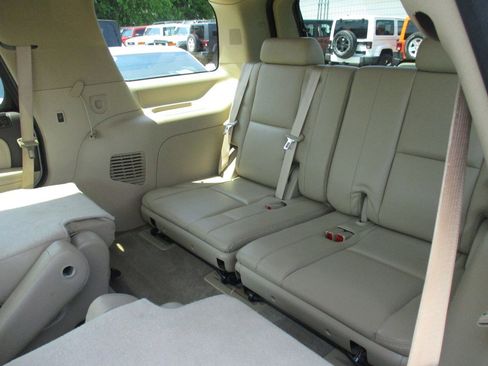 Used 2010 GMC Yukon Denali image 12