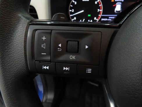 Used 2021 Nissan Rogue SV image 15