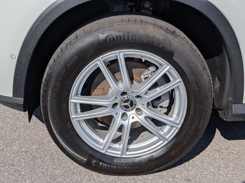 Used 2023 Mercedes-Benz GLC 300 4MATIC w/ Exclusive Trim Package image 10