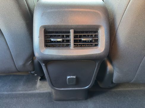 Used 2018 Chevrolet Equinox LT image 31