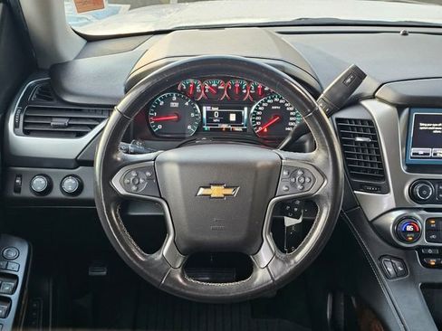 Used 2018 Chevrolet Suburban LT image 22