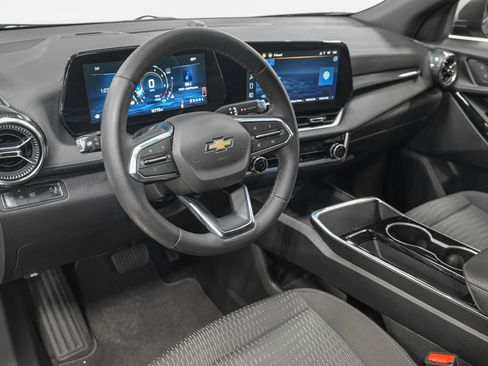 Used 2025 Chevrolet Equinox LT w/ Safety and Technology Package FWD image 14