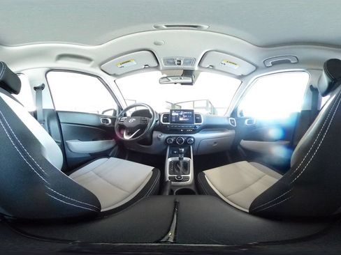 Used 2025 Hyundai Venue SEL FWD image 42