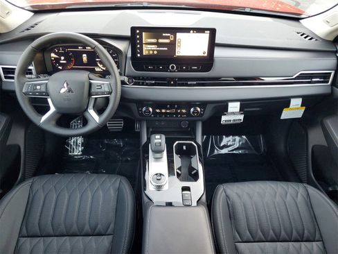 New 2025 Mitsubishi Outlander SEL image 25