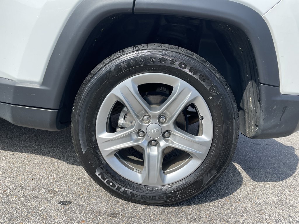 Certified 2024 Jeep Compass Latitude AWD/4WD image 10