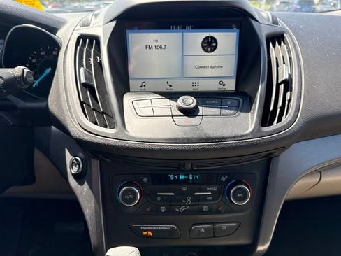 Used 2019 Ford Escape SE FWD image 9