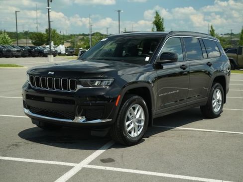 New 2026 Jeep Grand Cherokee L Laredo w/ MOPAR Finishing Package AWD/4WD image 3