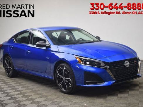 Certified 2025 Nissan Altima 2.5 SR AWD/4WD image 1