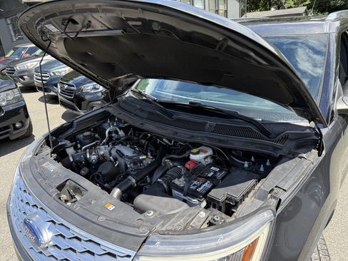 Used 2018 Ford Explorer Platinum image 23