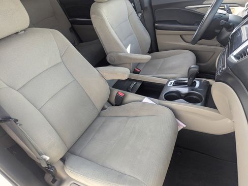 Used 2017 Honda Pilot EX image 12