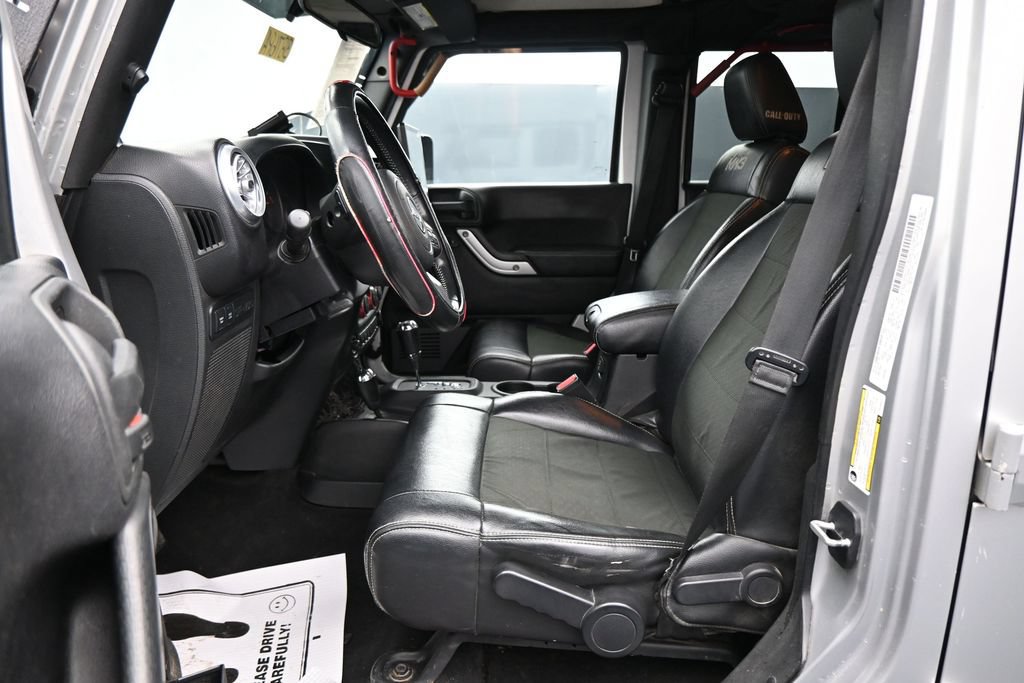 Used 2012 Jeep Wrangler Unlimited Rubicon AWD/4WD image 9