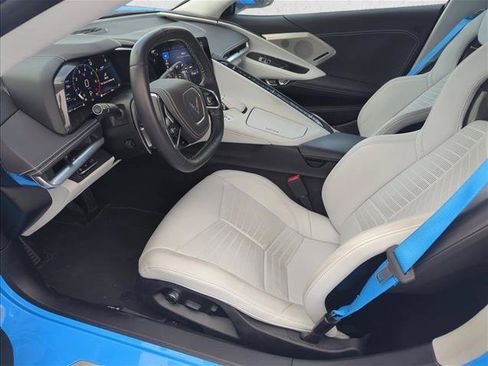 Used 2022 Chevrolet Corvette Stingray Premium Cpe w/ Z51 Performance Package RWD image 9