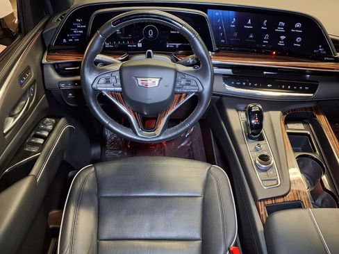 Certified 2024 Cadillac Escalade Premium Luxury AWD/4WD image 28