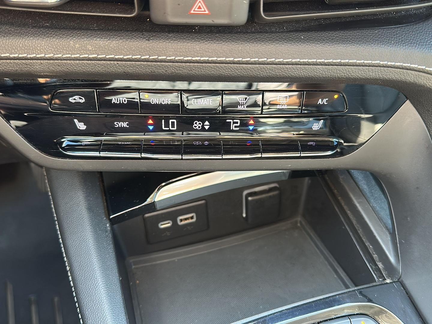 Used 2021 Buick Envision Essence AWD/4WD image 19