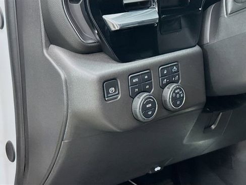 Used 2025 Chevrolet Silverado 1500 LT Trail Boss w/ Convenience Package II AWD/4WD image 11