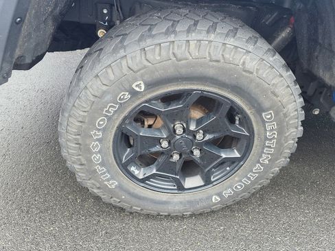 Used 2022 Jeep Gladiator Willys image 6