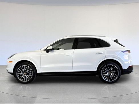 Certified 2023 Porsche Cayenne image 2
