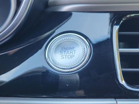 Used 2025 Genesis G70 2.5T RWD image 26