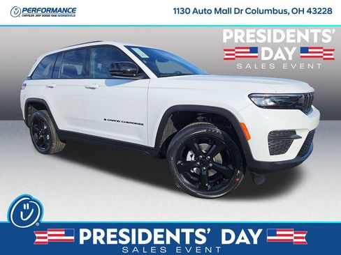 New 2025 Jeep Grand Cherokee Altitude image 1