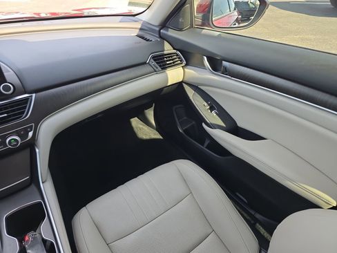 Used 2022 Honda Accord Touring image 12