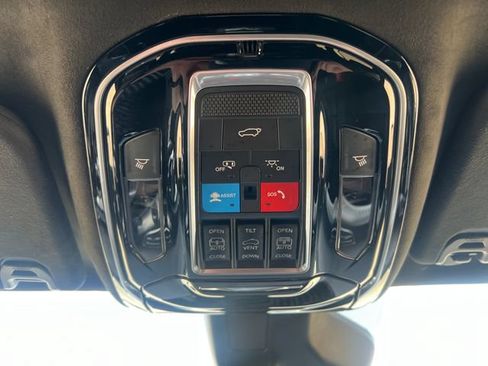 Used 2023 Jeep Grand Wagoneer Series II AWD/4WD image 34