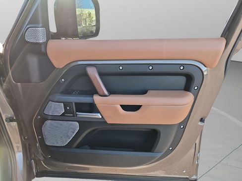 Used 2024 Land Rover Defender 130 X image 13