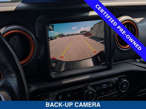Used 2023 Jeep Gladiator Mojave w/ Cold Weather Group AWD/4WD image 31