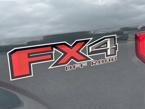 Used 2015 Ford F150 XLT w/ Equipment Group 302A Luxury AWD/4WD image 13