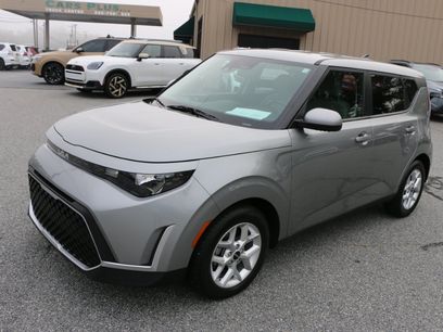 Used 2023 Kia Soul LX w/ Option Group 015