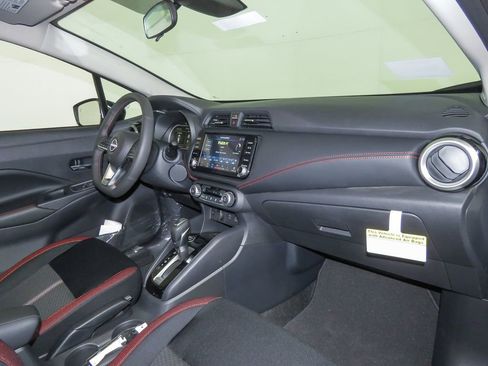 New 2025 Nissan Versa SR w/ Trunk Package FWD image 8