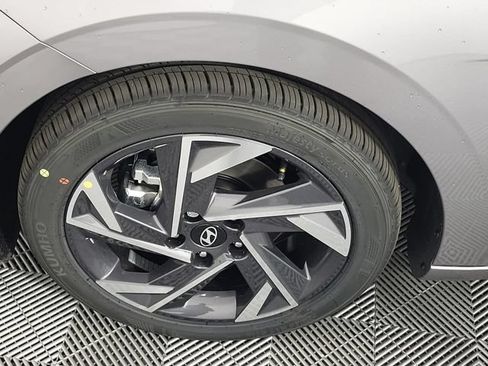 Certified 2025 Hyundai Elantra Sport FWD image 10