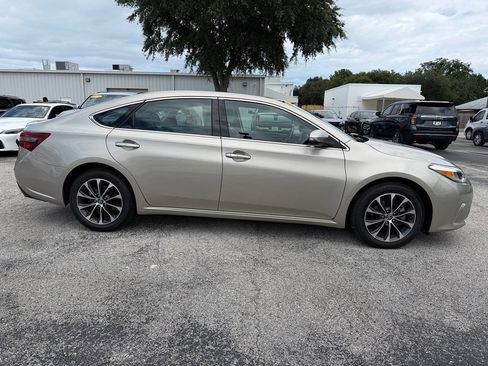 Used 2016 Toyota Avalon XLE Plus FWD image 10