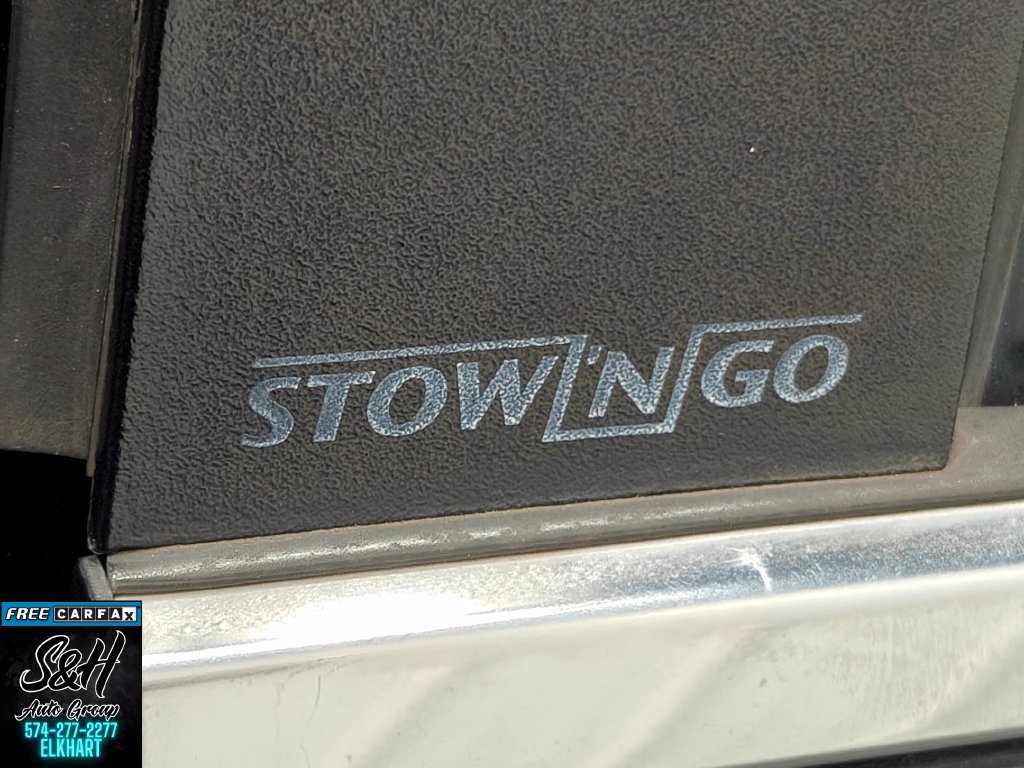 Used 2013 Chrysler Town & Country Touring FWD image 19
